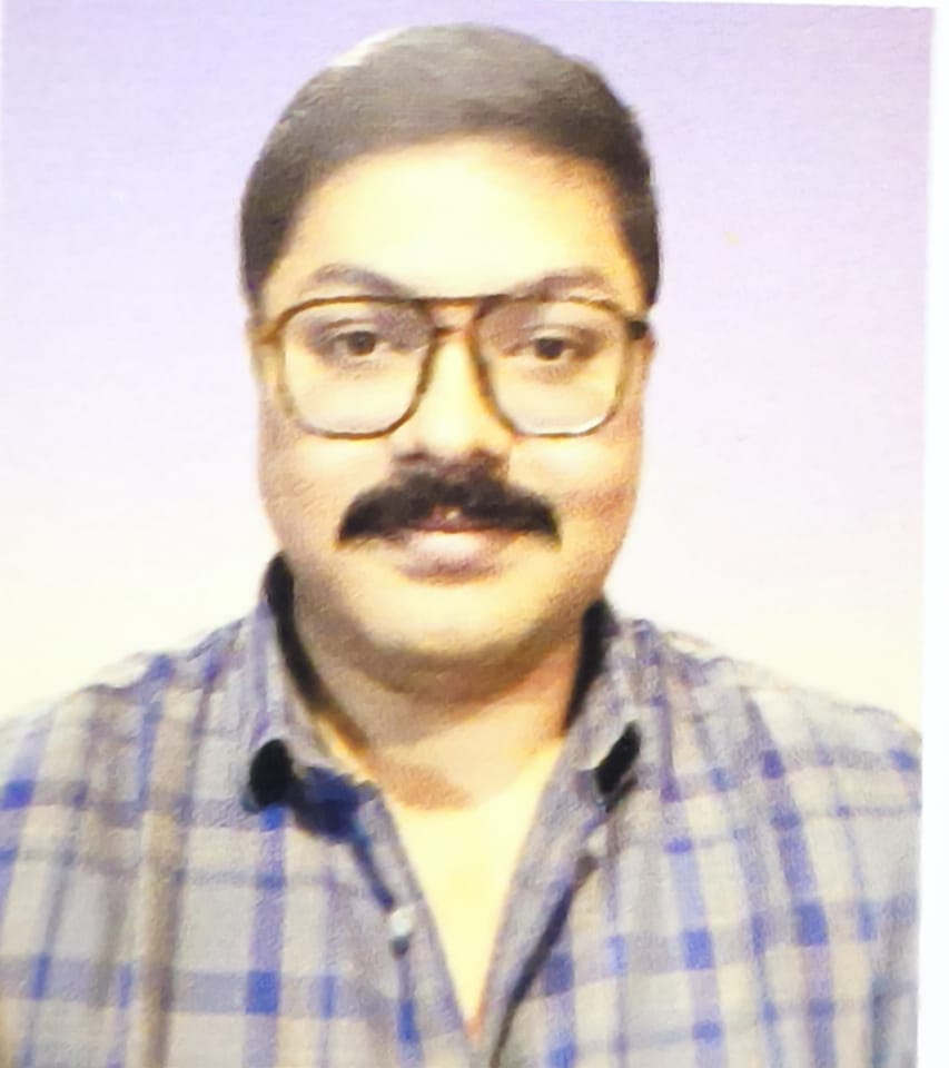 Dr.Vairamuthu Raju M R